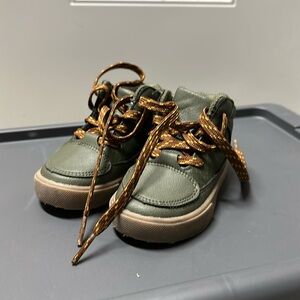 Oshkosh baby / toddler boys green high top sneakers